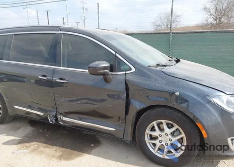 2020 Chrysler Pacifica Touring L z USA, uszkodzony, nr VIN 2C4RC1BG7LR268830